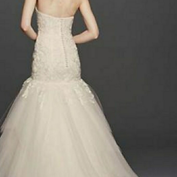 Tule Mermaid Oleg Cassini Wedding Dress in Ivory - Picture 15 of 16